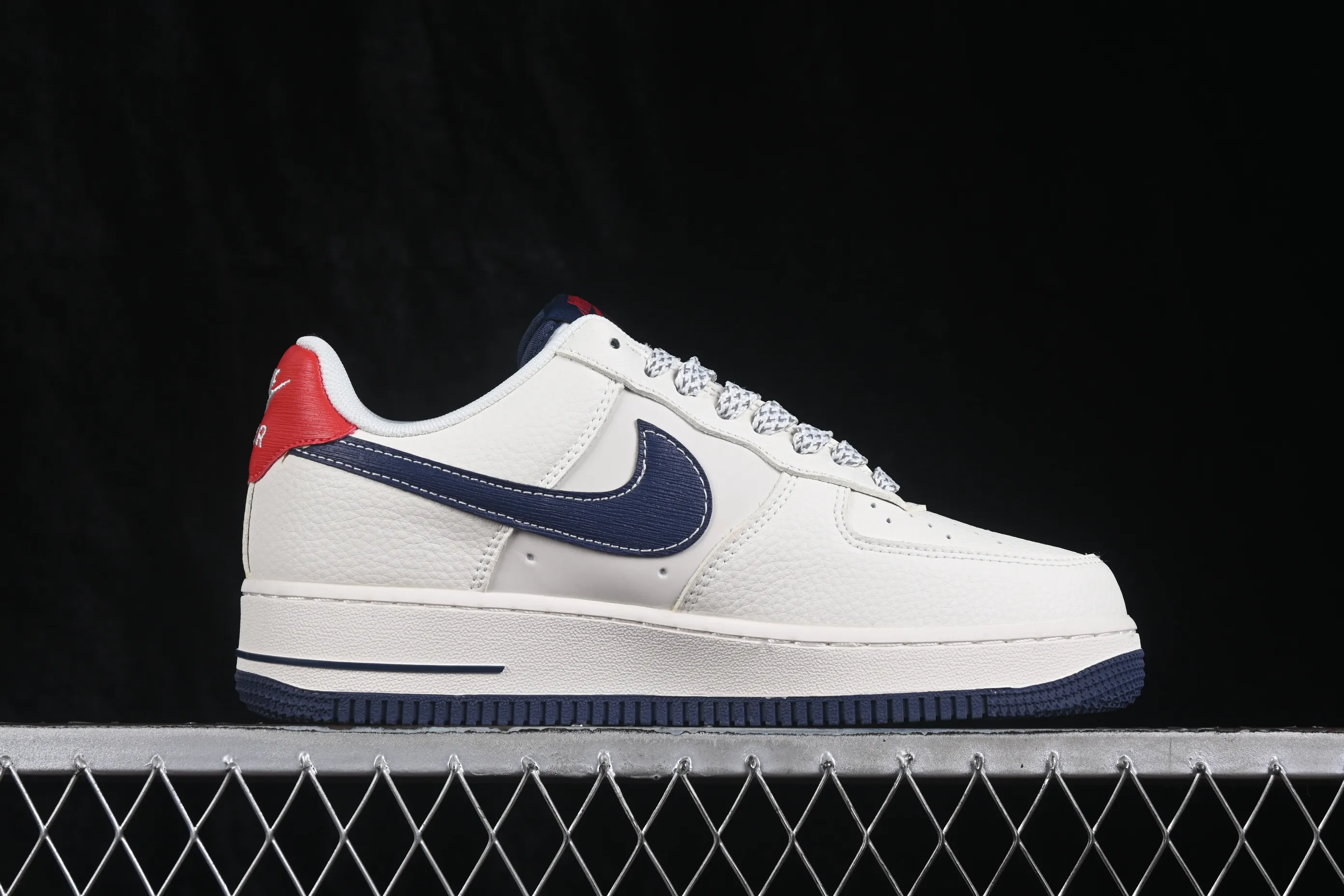 All categories Nk Air Force 1 Air Force series Nk Air Force 1 Low Air Force low-top Nike Air Force 1'07 Low joint model Air Force 1 low-top casual sneakers DN9688-124